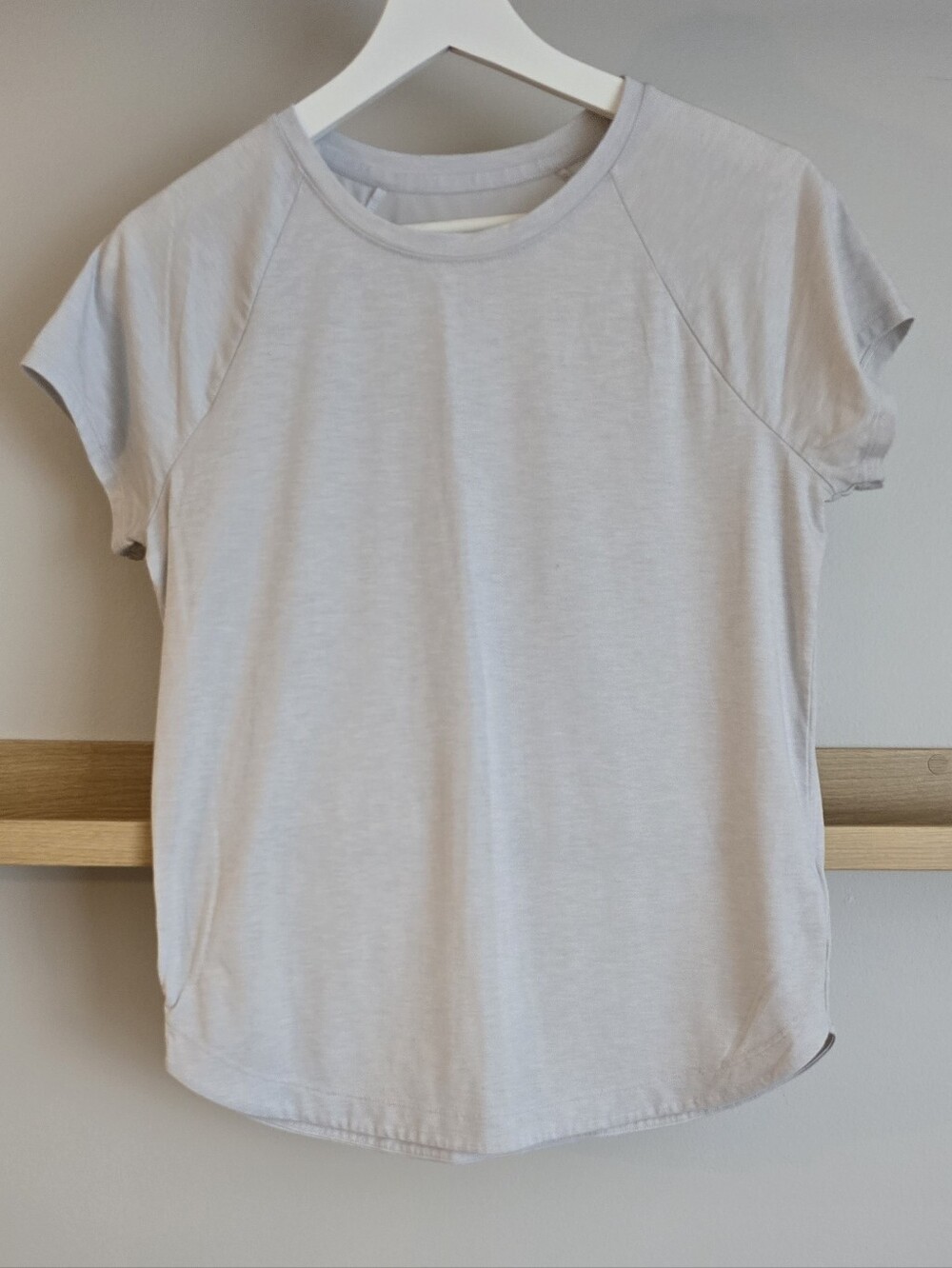 Athleta Light Gray Short Sleeve Raglan Tee